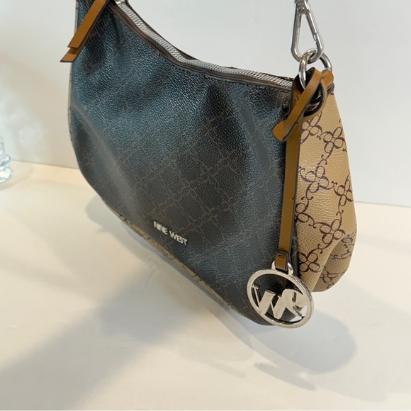 ✨ Nine West Monogram Print Shoulder Bag – Chic & Timeless Preloved Charm ✨ - Picture 2 of 16